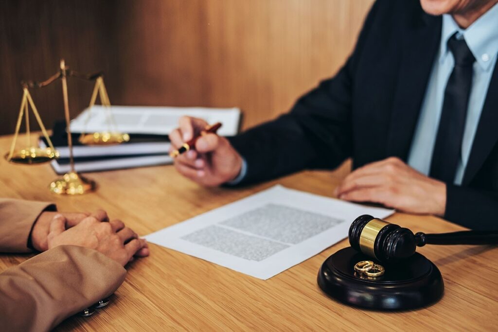 How to choose a divorce lawyer?