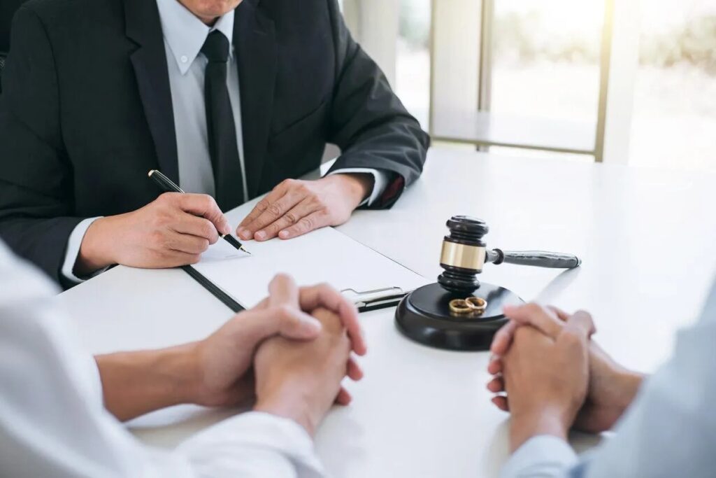 How to choose a divorce lawyer?